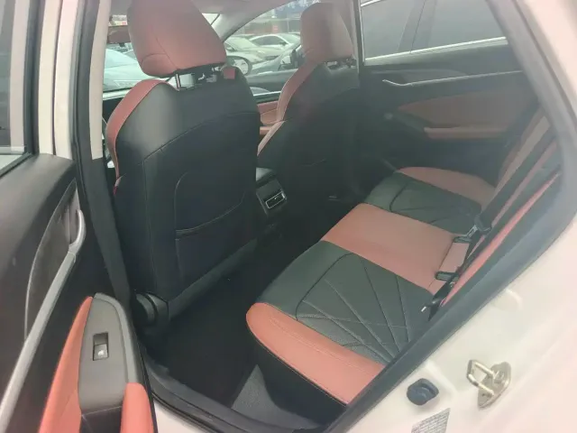 Changan Eado — Фото автомобиля 10