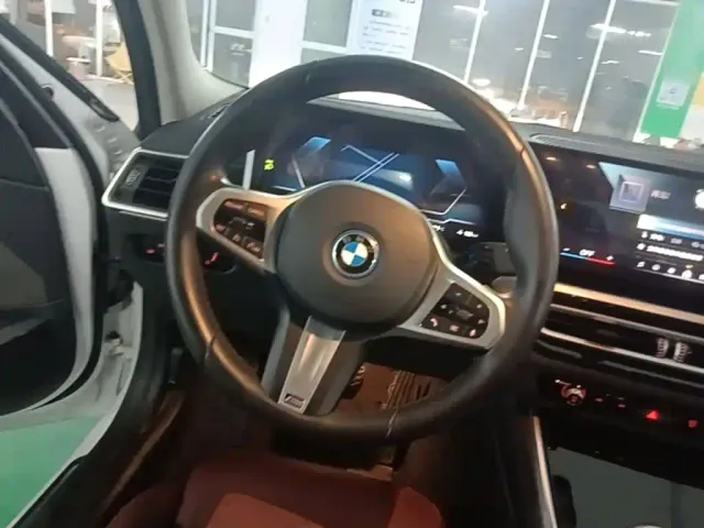 BMW i3 — Фото автомобиля 10