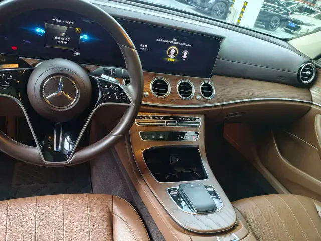Mercedes-Benz E-Class — Фото автомобиля 6