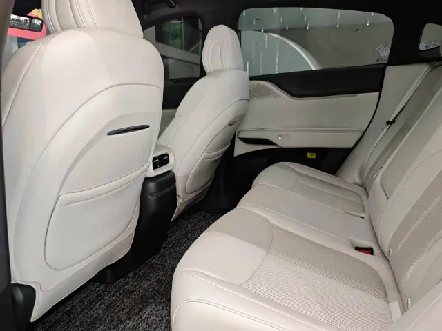 Xpeng G6 — Фото автомобиля 6