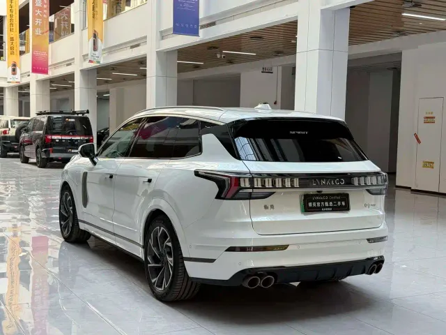 Lynk & Co 09 — Фото автомобиля 21