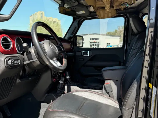 Jeep Wrangler — Фото автомобиля 6