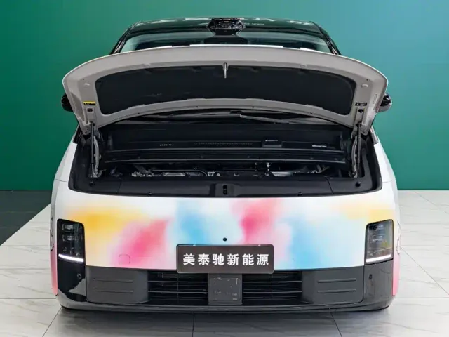 Li Auto MEGA — Фото автомобиля 5