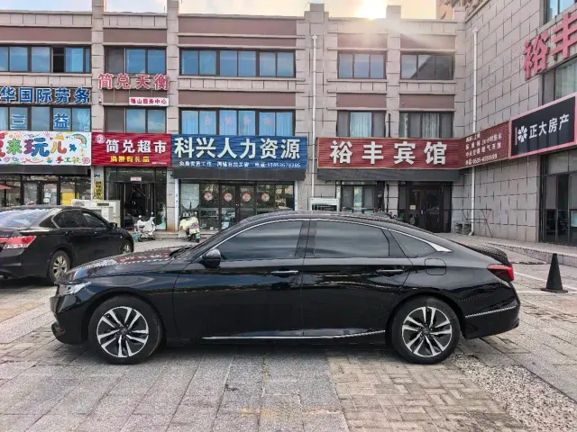Honda Accord — Фото автомобиля 7
