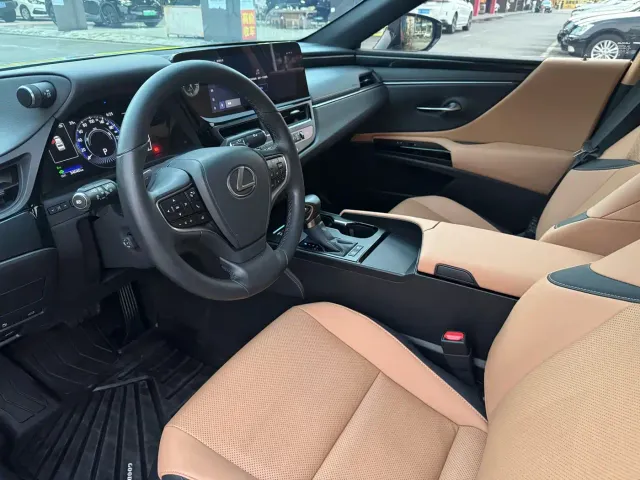 Lexus ES — Фото автомобиля 5