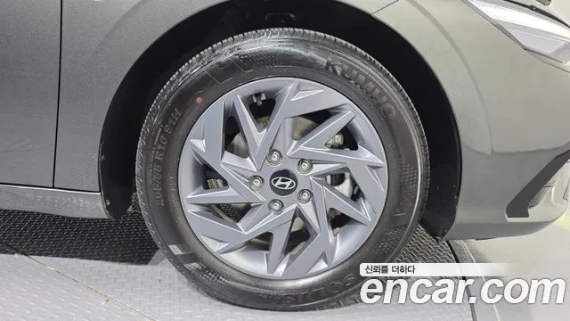 Hyundai AVANTE Новый Avante (CN7) — Фото автомобиля 5