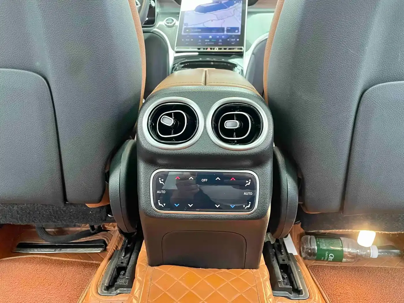 Mercedes-Benz Mercedes-Benz GLC 2023 Facelift GLC 260 L 4MATIC Sport 5-Seater — Фото автомобиля 17