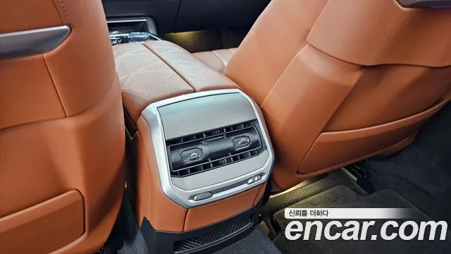 BMW 7-Series — Фото автомобиля 30