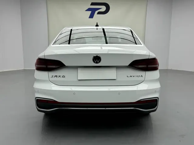 Volkswagen Lavida — Фото автомобиля 18