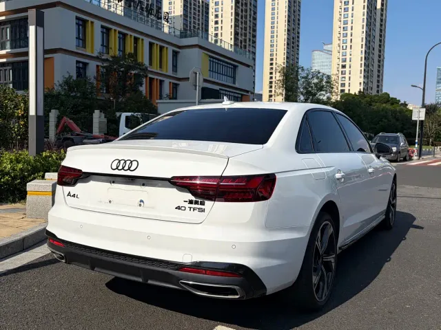Audi A4L — Фото автомобиля 5