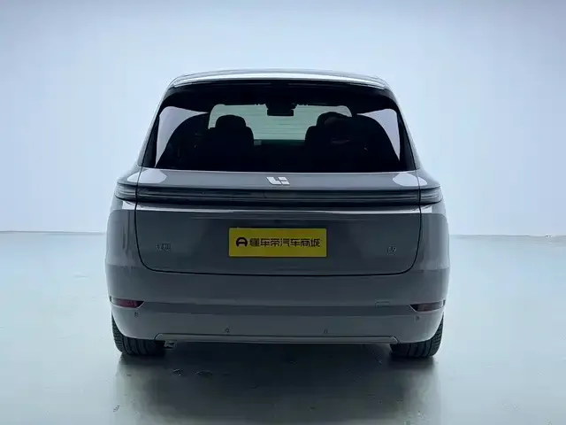 Li Auto L9 — Фото автомобиля 8