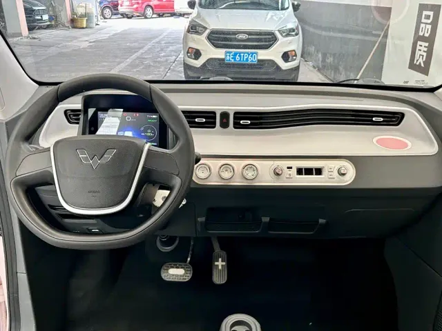 Wuling Hongguang Mini EV — Фото автомобиля 9