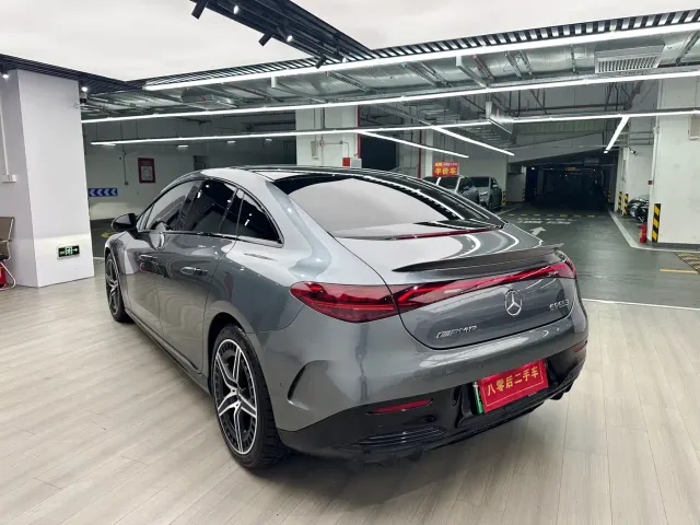 Mercedes-Benz EQE AMG — Фото автомобиля 9