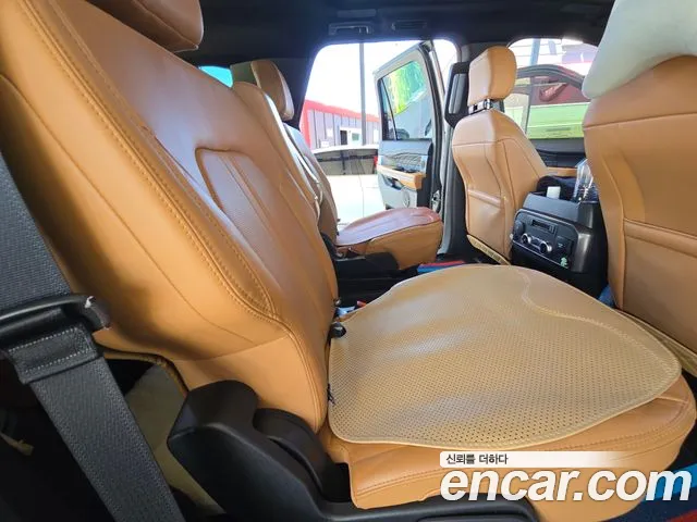 Ford Expedition — Фото автомобиля 7