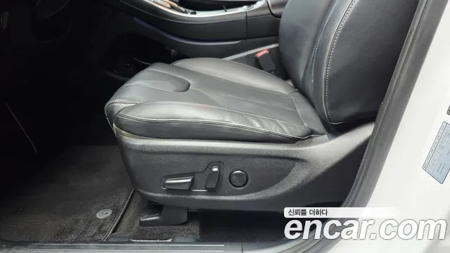 Hyundai Santafe — Фото автомобиля 29