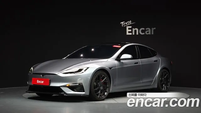 Tesla Model S — Фото автомобиля 5