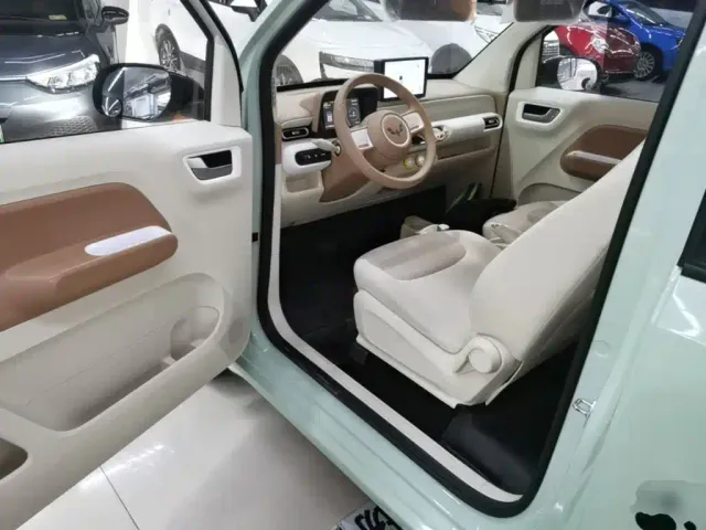 Wuling Hongguang Mini EV — Фото автомобиля 15