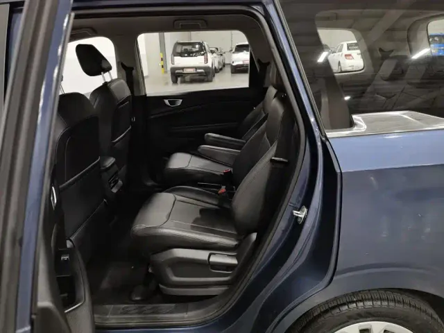 Wuling Jiachen — Фото автомобиля 15