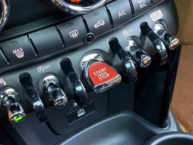 MINI Hatch — Фото автомобиля 24