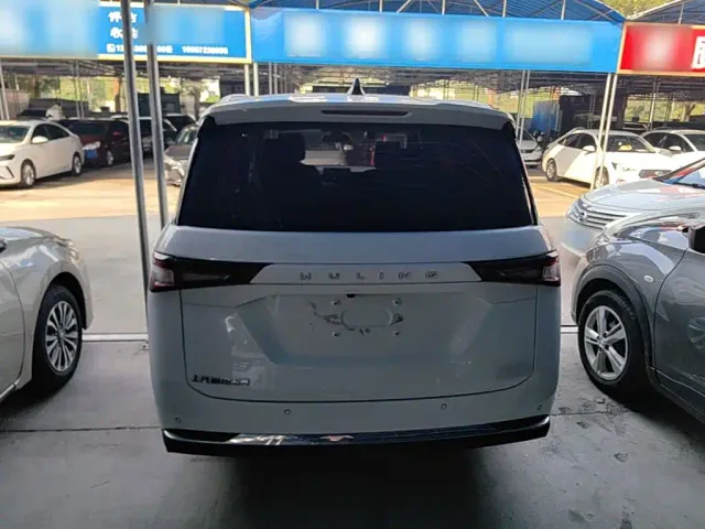 Wuling Jiachen — Фото автомобиля 5