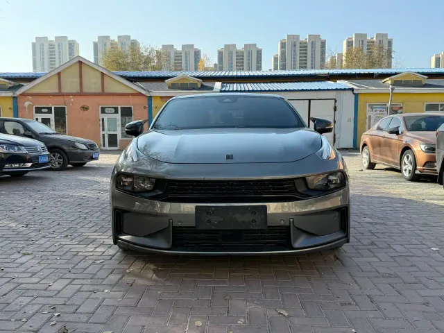Lynk & Co 03 — Фото автомобиля 2