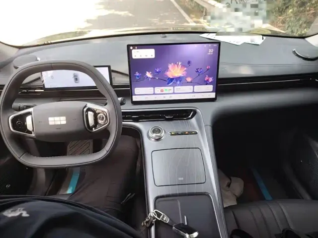 Geely Galaxy E5 — Фото автомобиля 9