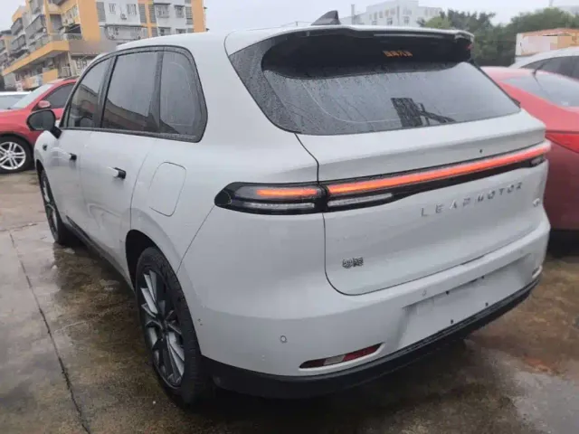 Leapmotor C10 — Фото автомобиля 4