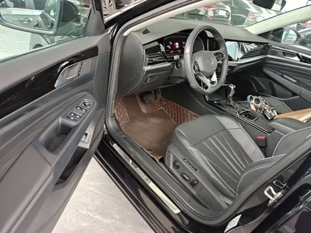 Volkswagen Passat — Фото автомобиля 15