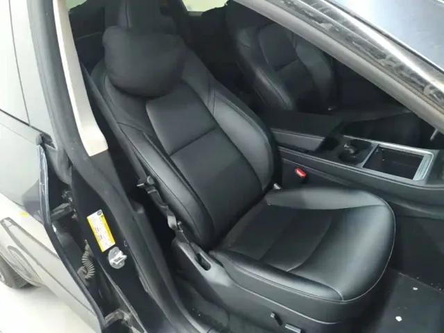 Tesla Model Y — Фото автомобиля 24