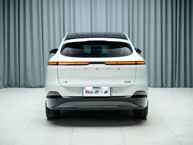 Xpeng G6 — Фото автомобиля 10