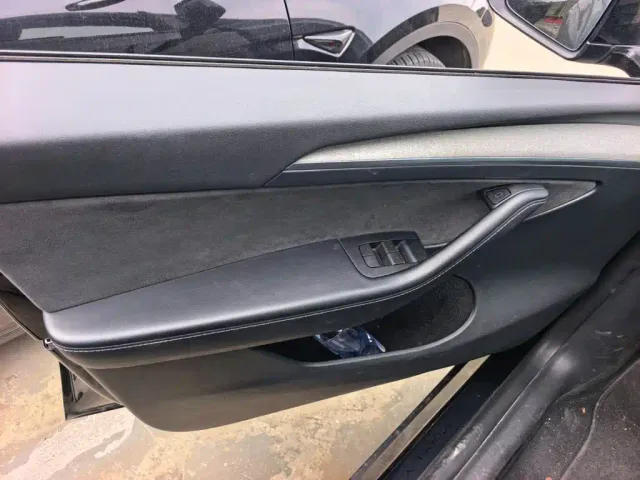 Tesla Model Y — Фото автомобиля 6