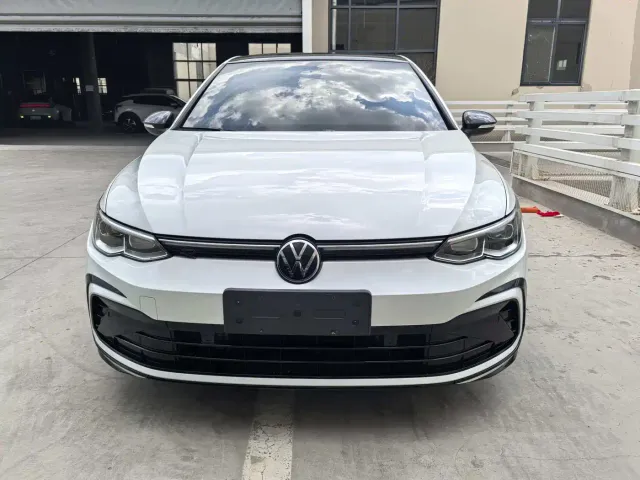 Volkswagen Golf — Фото автомобиля 2