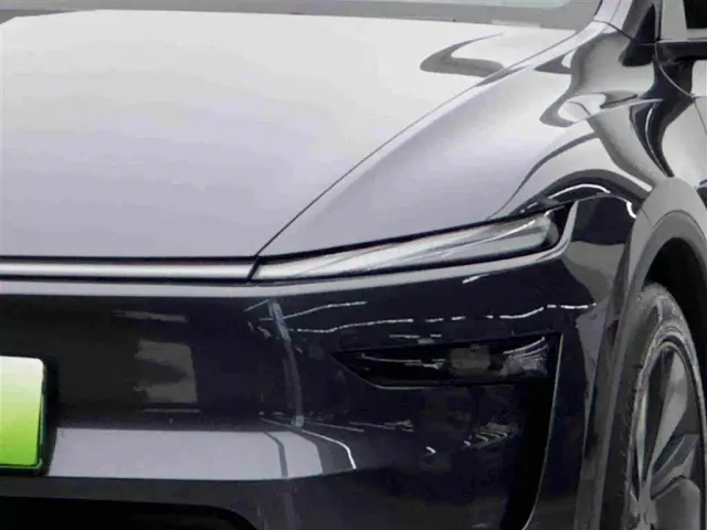 Tesla Model Y — Фото автомобиля 3
