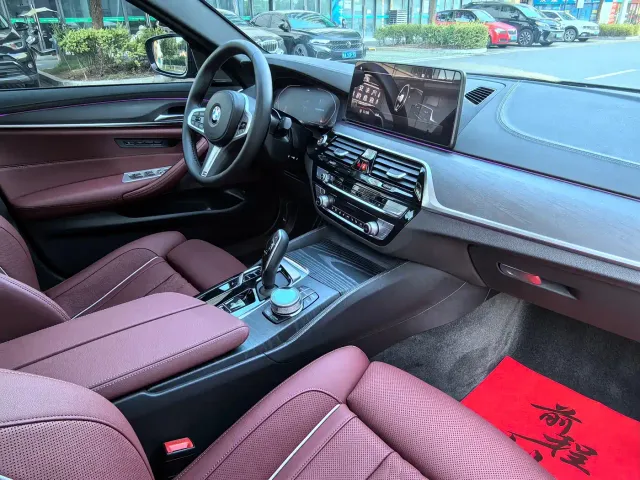BMW 5 Series — Фото автомобиля 7