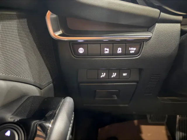 Mazda Axela — Фото автомобиля 17
