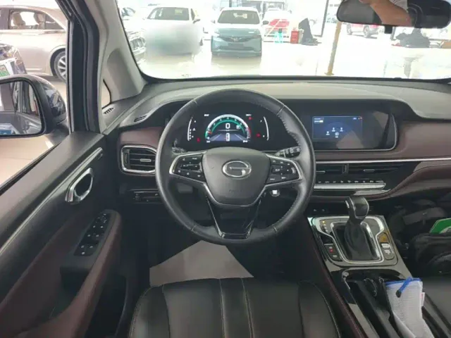 GAC Trumpchi M6 — Фото автомобиля 10
