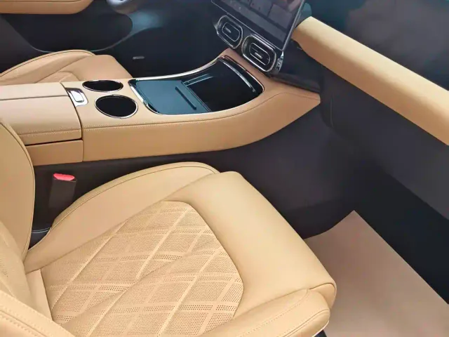 Leapmotor C11 — Фото автомобиля 5