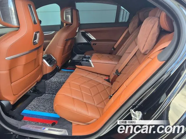 BMW 7 Series G70 — Фото автомобиля 7