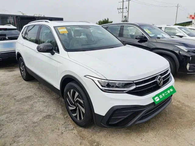 Volkswagen Tiguan L — Фото автомобиля 3