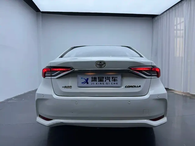 Toyota Corolla — Фото автомобиля 8