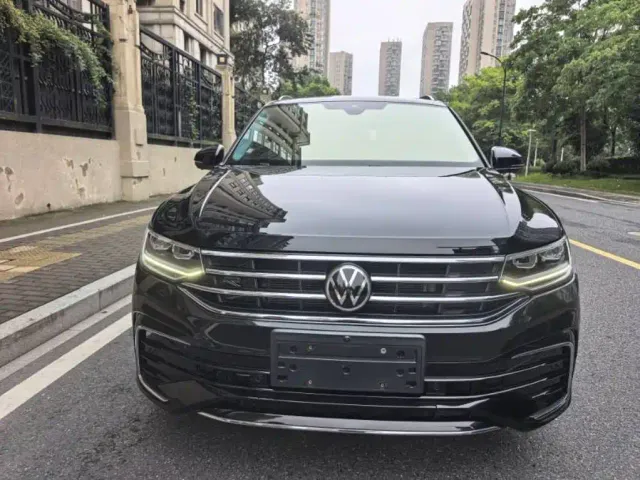 Volkswagen Tiguan L — Фото автомобиля 2