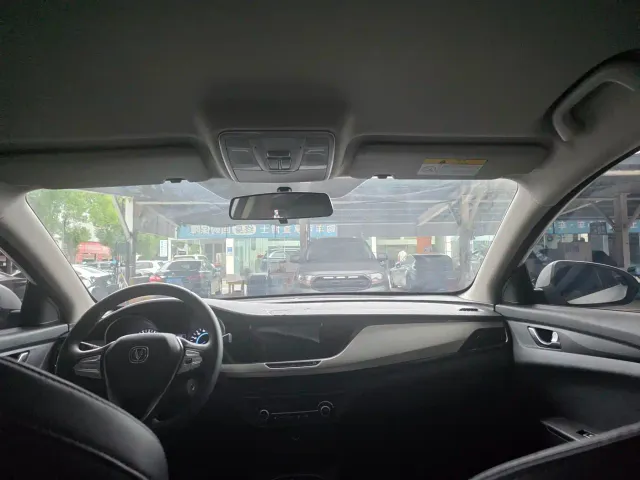 Changan Eado New Energy 2022 Facelift EV460 Smart Ride-hailing Edition (LFP) — Фото автомобиля 9