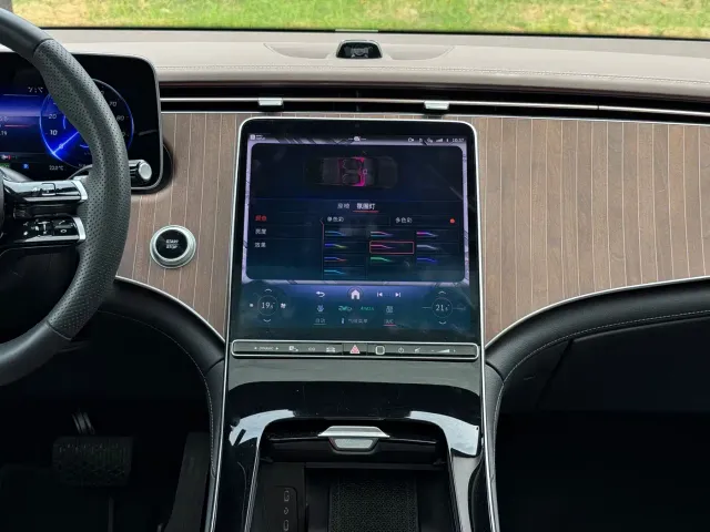Mercedes-Benz EQE SUV — Фото автомобиля 19