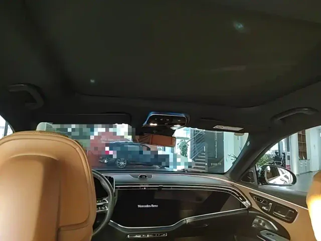 Mercedes-Benz E-Class — Фото автомобиля 22