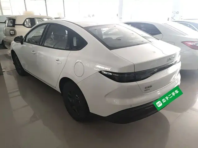 BYD Seal 05 DM-i — Фото автомобиля 4