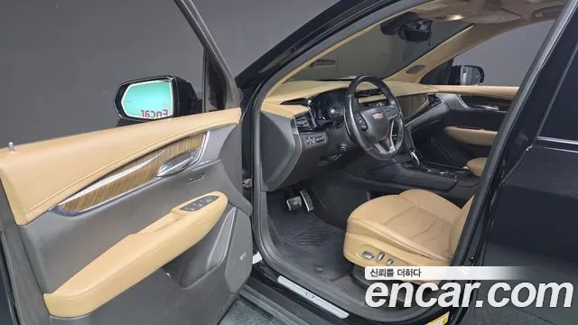 Cadillac XT6 — Фото автомобиля 10