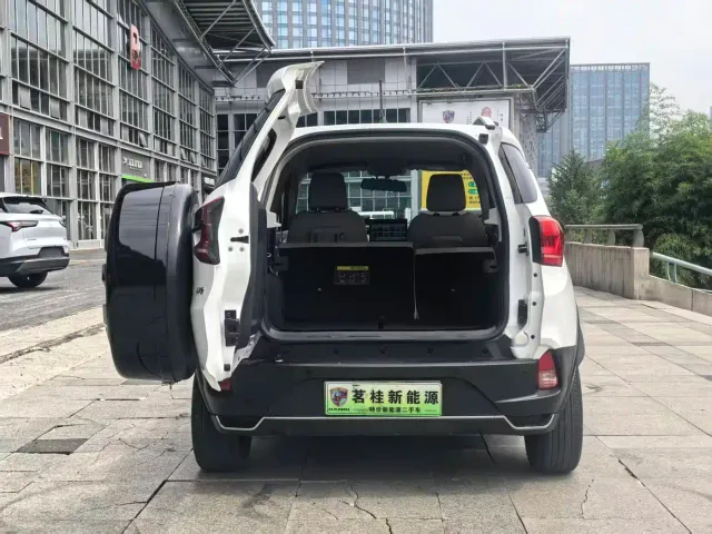 BYD Yuan Pro — Фото автомобиля 9