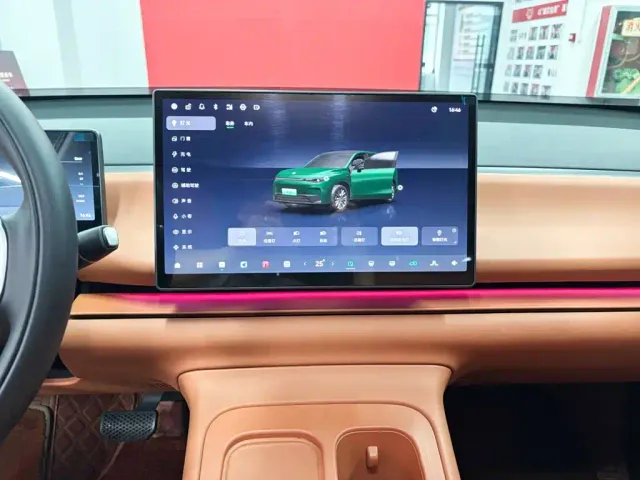 Leapmotor C10 — Фото автомобиля 23