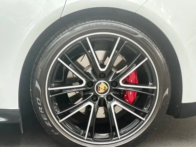 Porsche Panamera — Фото автомобиля 12