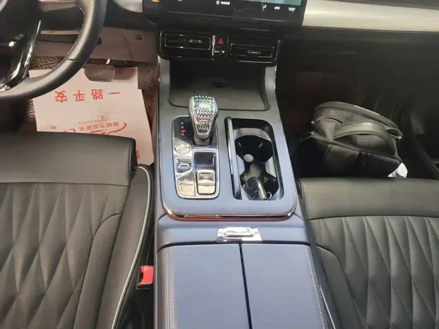 GAC Trumpchi GS8 — Фото автомобиля 13